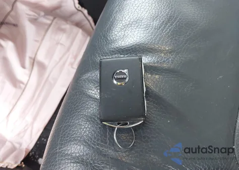 2020 Volvo Xc90 T6 Momentum 7 Passenger z USA, uszkodzony, nr VIN YV4A22PK2L1574953